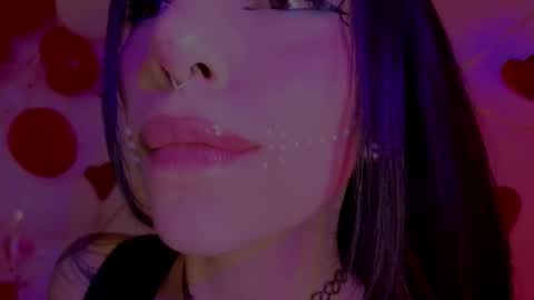 Snapshot of hollyxx_ chatting on February 20, 3:14 am holly online show from February 20, 3:14 am