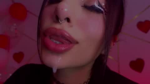 Snapshot of hollyxx_ chatting on February 21, 5:30 am holly online show from February 21, 5:30 am