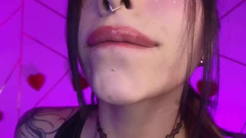 Snapshot of hollyxx_ chatting on March 10, 2:16 am holly online show from March 10, 2:16 am