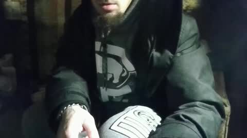 Snapshot of holt1991 chatting on December 5, 1:47 am Holter online show from December 5, 1:47 am