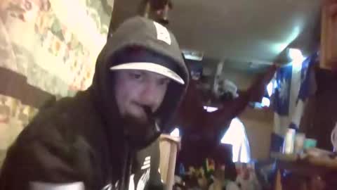 Snapshot of holt1991 chatting on April 5, 5:10 pm Holter online show from April 5, 5:10 pm