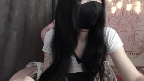 Snapshot of holy420loly chatting on December 9, 6:46 pm Ho Lee Sheet online show from December 9, 6:46 pm