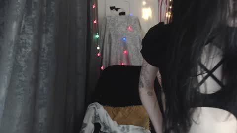 Snapshot of holy420loly chatting on January 28, 1:27 pm Ho Lee Sheet online show from January 28, 1:27 pm