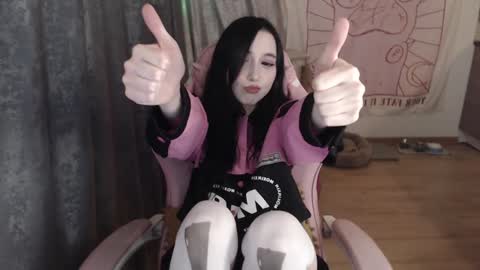 Snapshot of holy420loly chatting on February 6, 5:40 pm Ho Lee Sheet online show from February 6, 5:40 pm