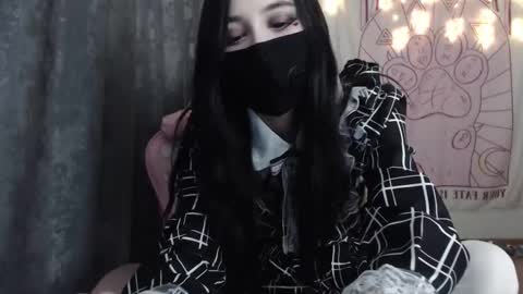 Snapshot of holy420loly chatting on February 14, 5:25 pm Ho Lee Sheet online show from February 14, 5:25 pm