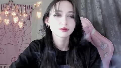 Snapshot of holy420loly chatting on October 21, 7:47 pm Ho Lee Sheet online show from October 21, 7:47 pm