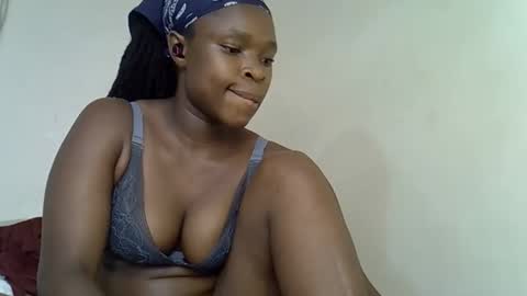 Snapshot of holy_ebony chatting on March 18, 9:23 am holy_ebony online show from March 18, 9:23 am