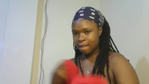 Snapshot of holy_ebony chatting on March 29, 10:10 pm holy_ebony online show from March 29, 10:10 pm