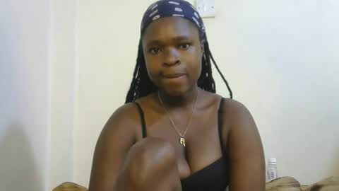Snapshot of holy_ebony chatting on March 31, 2:57 am holy_ebony online show from March 31, 2:57 am