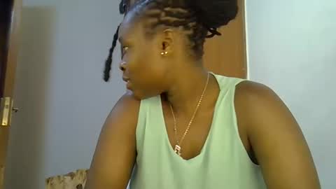 holy_ebony online show from May 6, 5:18 pm