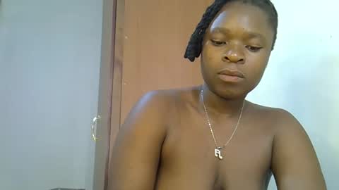 holy_ebony online show from May 9, 9:14 am