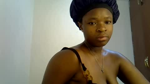 holy_ebony online show from June 21, 11:13 am