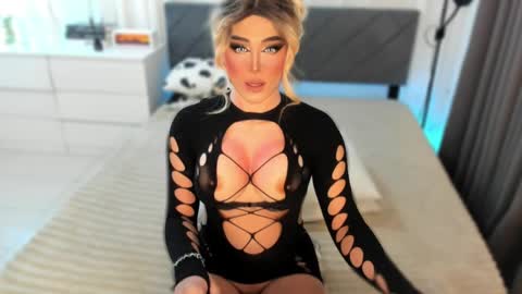 Miss Gia online show from June 7, 8:34 pm
