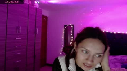 Snapshot of holy_juli2 chatting on September 18, 2:57 am Juli online show from September 18, 2:57 am