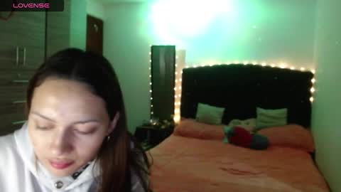 Snapshot of holy_juli2 chatting on October 17, 4:15 am Juli online show from October 17, 4:15 am