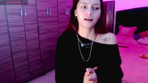 Snapshot of holy_juli2 chatting on November 2, 3:31 am Juli online show from November 2, 3:31 am