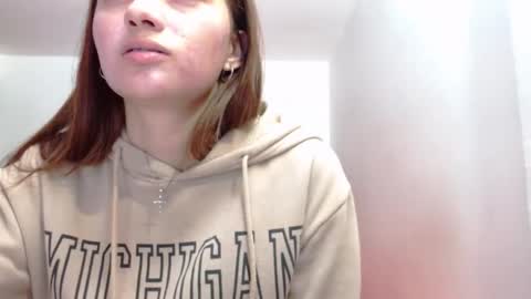 Juli online show from March 19, 3:54 am