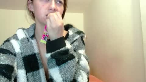 Juli online show from April 2, 3:59 am