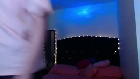 holy_julii online show from July 22, 3:42 am