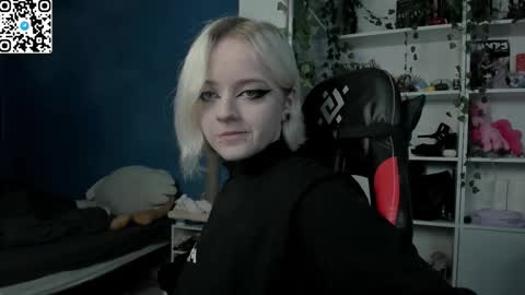 holy_mistresss online show from November 30, 9:35 am