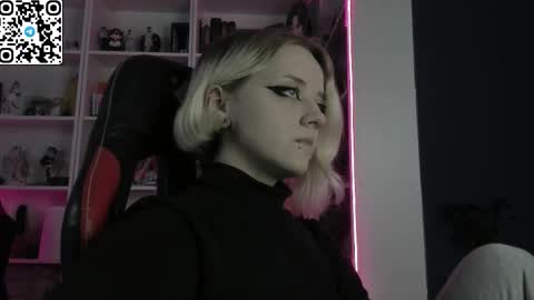 holy_mistresss online show from March 15, 10:21 am