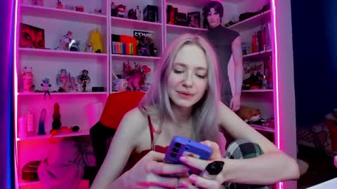 Snapshot of holy_rumi chatting on March 31, 5:19 am Rumi online show from March 31, 5:19 am