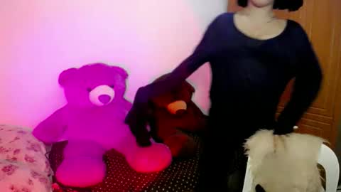 holy_samyx online show from January 12, 2:22 pm