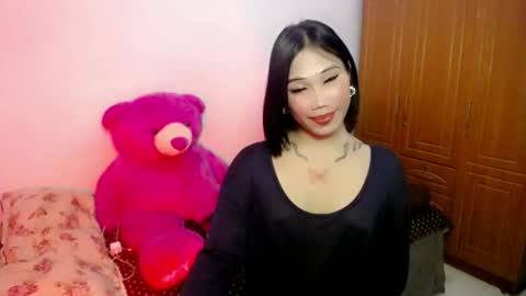 holy_samyx online show from January 13, 1:05 pm