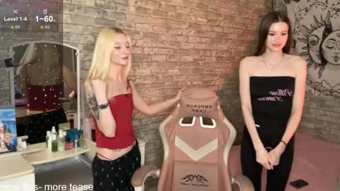 Snapshot of holybabe342 chatting on December 21, 2:02 pm Vio online show from December 21, 2:02 pm