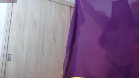 Snapshot of holybeauty_ chatting on March 14, 1:49 pm Jam online show from March 14, 1:49 pm