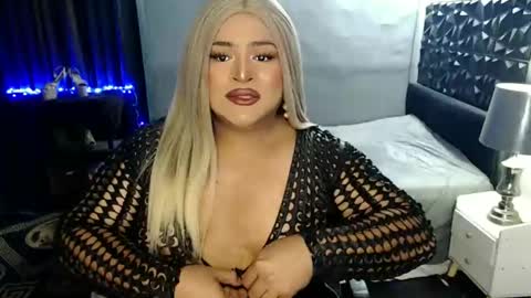 Snapshot of holydeepmistress chatting on January 28, 6:07 pm gem online show from January 28, 6:07 pm