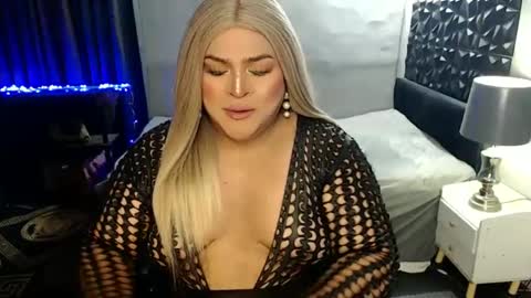Snapshot of holydeepmistress chatting on January 29, 9:07 pm gem online show from January 29, 9:07 pm