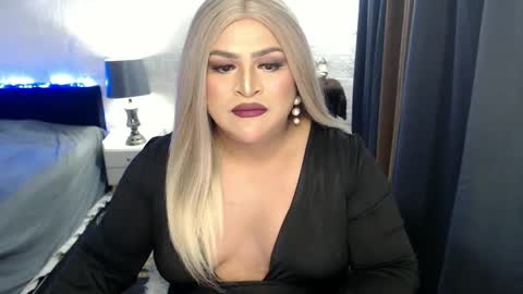 Snapshot of holydeepmistress chatting on March 10, 11:10 am gem online show from March 10, 11:10 am