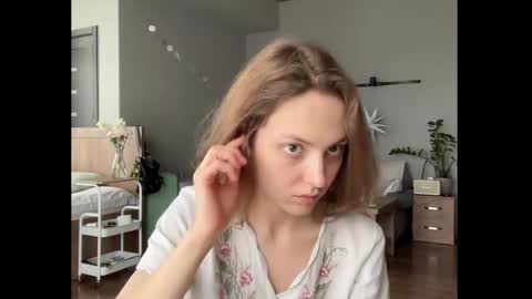 Snapshot of holydori chatting on October 29, 9:44 am dori not holy get my tg channel with link from description under last photo online show from October 29, 9:44 am