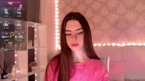 Mia online show from November 7, 3:39 am