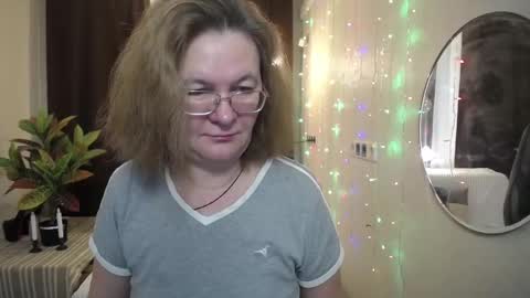 holymilfa online show from January 26, 7:32 am