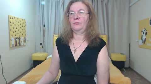 holymilfa online show from April 29, 7:01 am