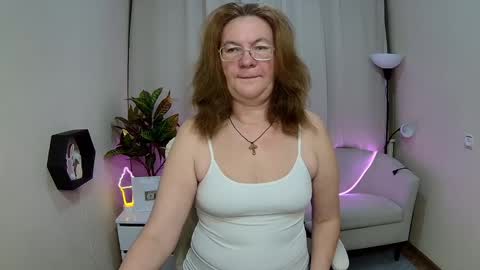 holymilfa online show from May 17, 12:23 pm