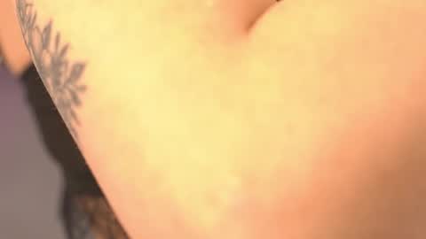 holyparker online show from April 25, 5:32 pm