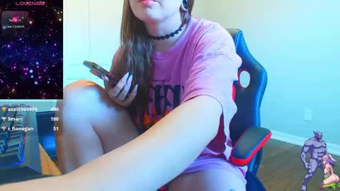 Snapshot of holyweed420 chatting on December 11, 7:36 pm Viktoria online show from December 11, 7:36 pm