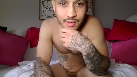 Snapshot of homeboyfromthewest chatting on April 15, 8:20 pm FuckBoy5000 online show from April 15, 8:20 pm