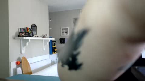 Snapshot of honeeyyy_pot chatting on October 1, 6:58 pm Honey online show from October 1, 6:58 pm