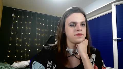 Honelints boyblonde hair AsterMIntfemboybrown hair online show from January 6, 8:07 pm