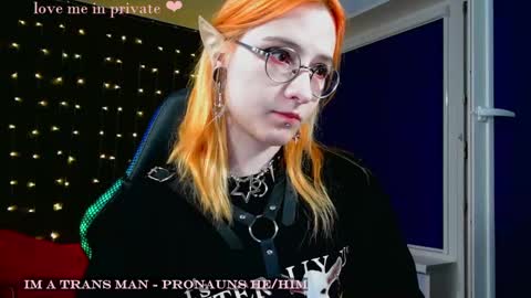Honelints boyblonde hair AsterMIntfemboybrown hair online show from February 7, 7:27 pm