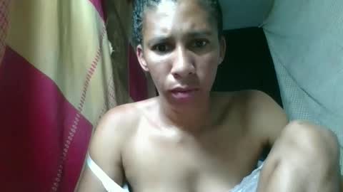 Snapshot of honeria98 chatting on February 7, 10:24 pm honeria98 online show from February 7, 10:24 pm