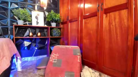 Snapshot of honey__monroe chatting on March 16, 5:44 am honey monroe online show from March 16, 5:44 am