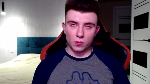 Snapshot of honey_furry chatting on December 13, 7:21 pm Wolfy online show from December 13, 7:21 pm