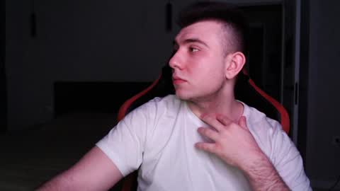 Snapshot of honey_furry chatting on January 10, 2:46 am Wolfy online show from January 10, 2:46 am