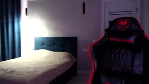 Snapshot of honey_furry chatting on January 14, 9:13 am Wolfy online show from January 14, 9:13 am