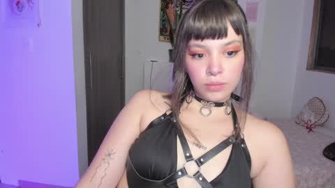 Snapshot of honey_hoe chatting on February 8, 5:18 am Lau online show from February 8, 5:18 am